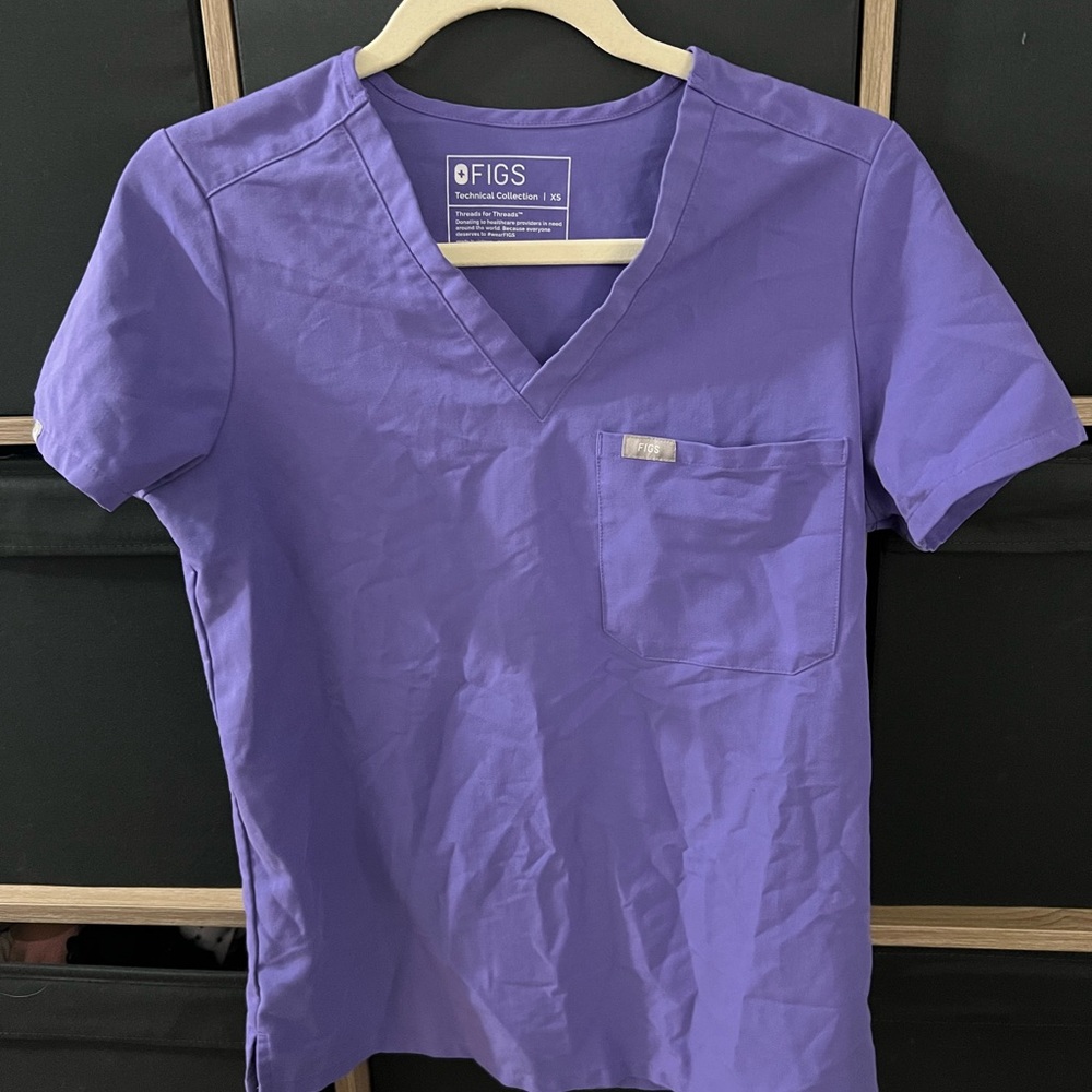 COPY - FIGS SCRUB SET- Catarina one pocket top in grape with jogger bottoms siz…